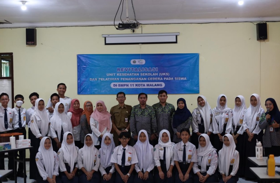 Revitalisasi UKS dan Pelatihan Cedera di SMPN 11 Malang